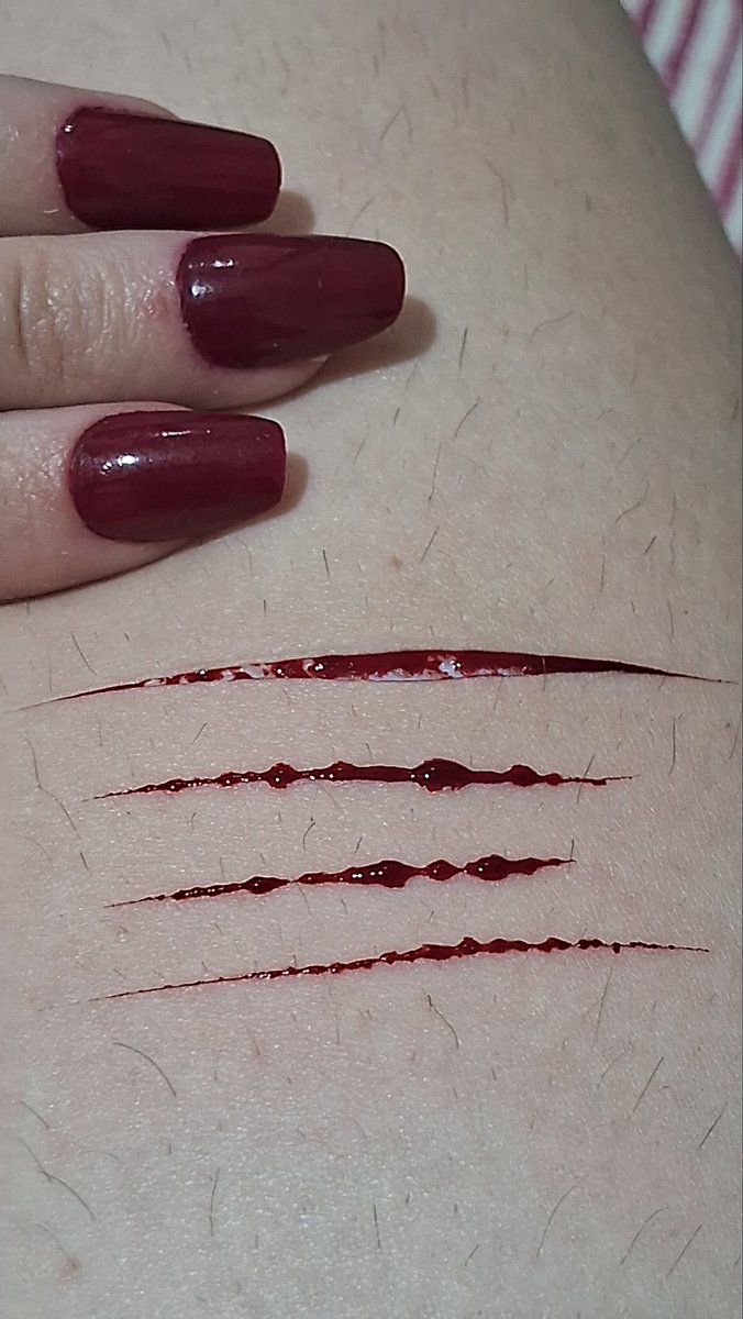 bulimisty's tweet photo. Fofinhos que combinam com minha unha https://t.co/1oqcHDslAy