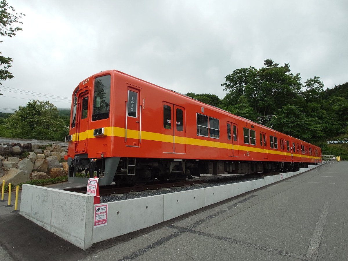 TEAM_F_line's tweet photo. 東武電車を見に来ました https://t.co/8p5c51W1DV