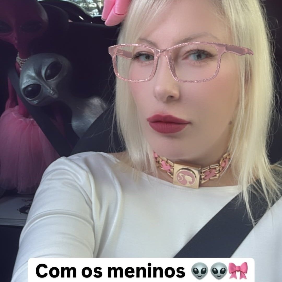 Arsenyc0's tweet photo. hj com @vinisonance e @hollyweirdosz https://t.co/mklC5K8ozk