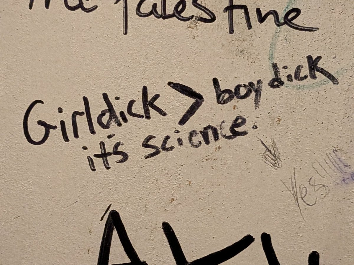 StardustUltima's tweet photo. Learning a lot from the walls of the women's bathroom at the bar https://t.co/SRtvyZOCjp
