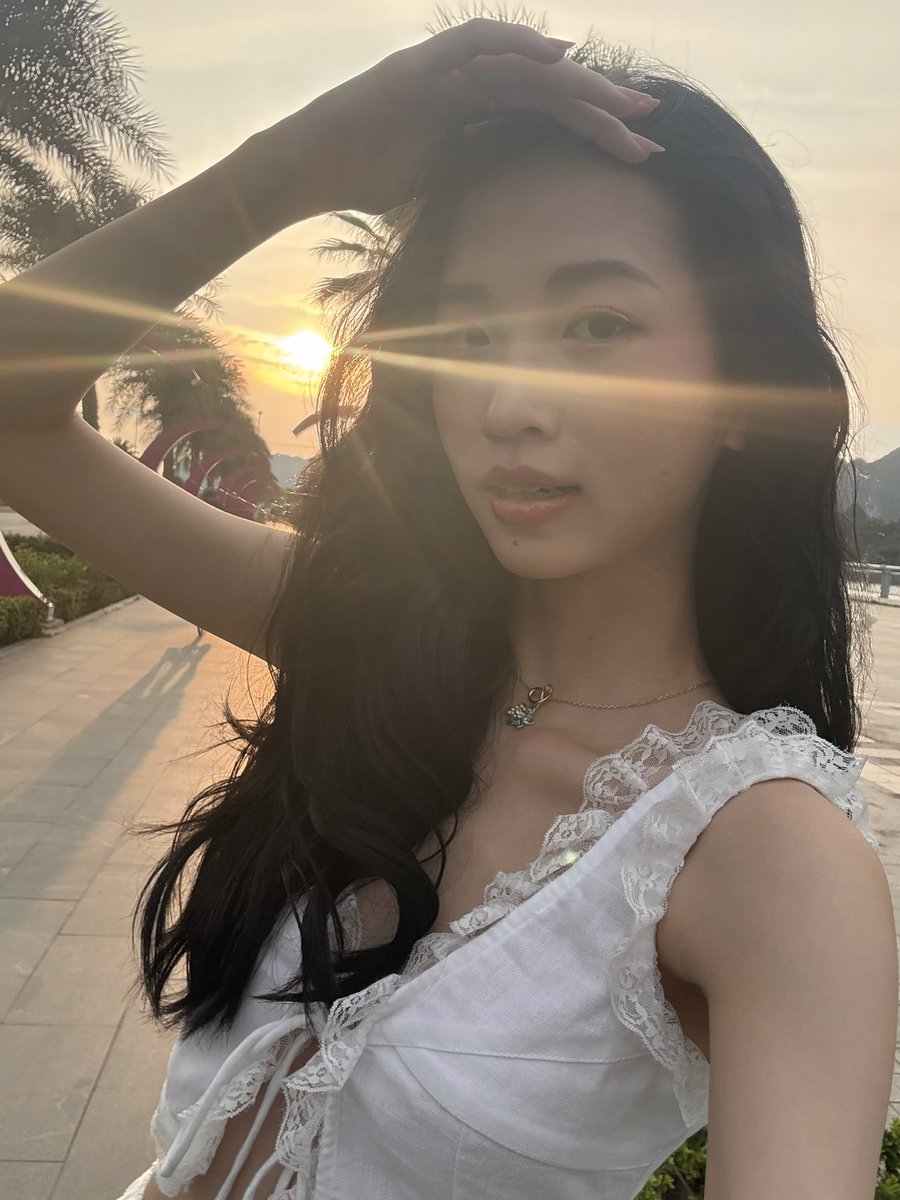 Lexis Hoang tweet media