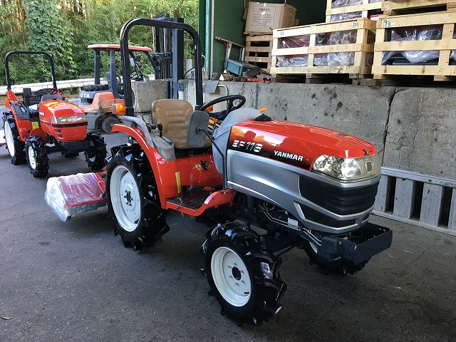 chukonoki's tweet photo. 中古トラクター　ヤンマーEF116　新品ハンマーナイフモアMK135付きが、茨城県に出荷されました。
商品詳細はコチラ→https://t.co/2XRS4zFOg1 https://t.co/ynn6l0CiFq
