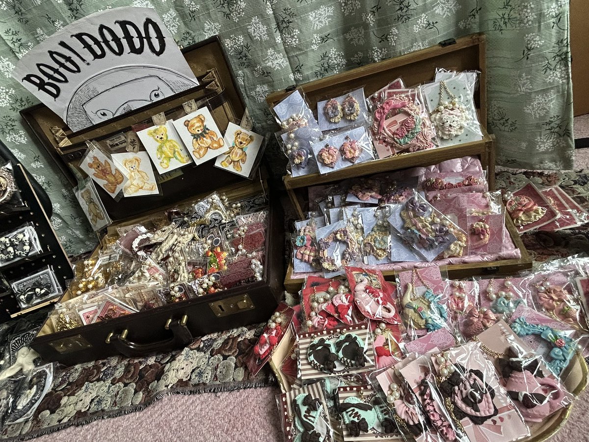 BooDo85547753's tweet photo. 実家で明日のイベントのシミレーション中… 🧸🔪 https://t.co/P9Q3IVe6Uh