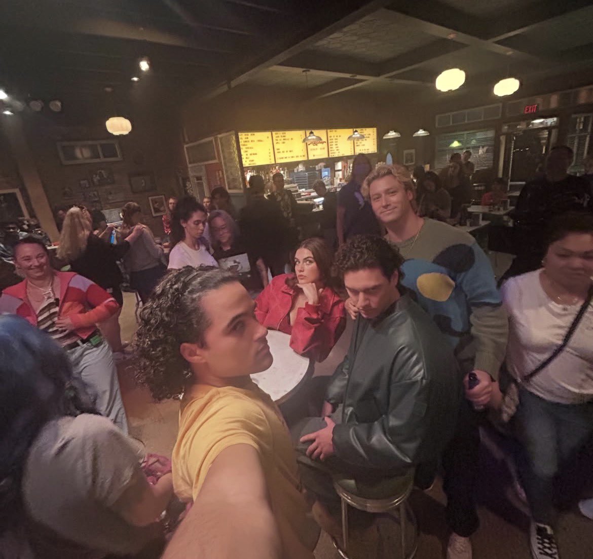 offcampuseslat's tweet photo. 🚨| Nuevas Fotos del Cast y el proceso de la temporada via post de Instagram de Jalen 🥹🩵🏒 https://t.co/Bf7WeYhO8x