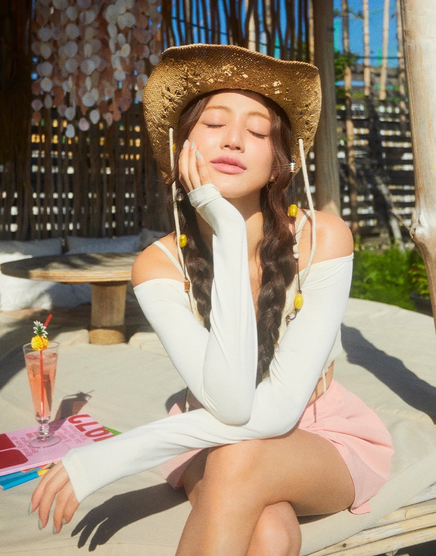 cactusjihyo's tweet photo. sun-kissed jihyo you are PERFECT https://t.co/pv7FyUF9XC