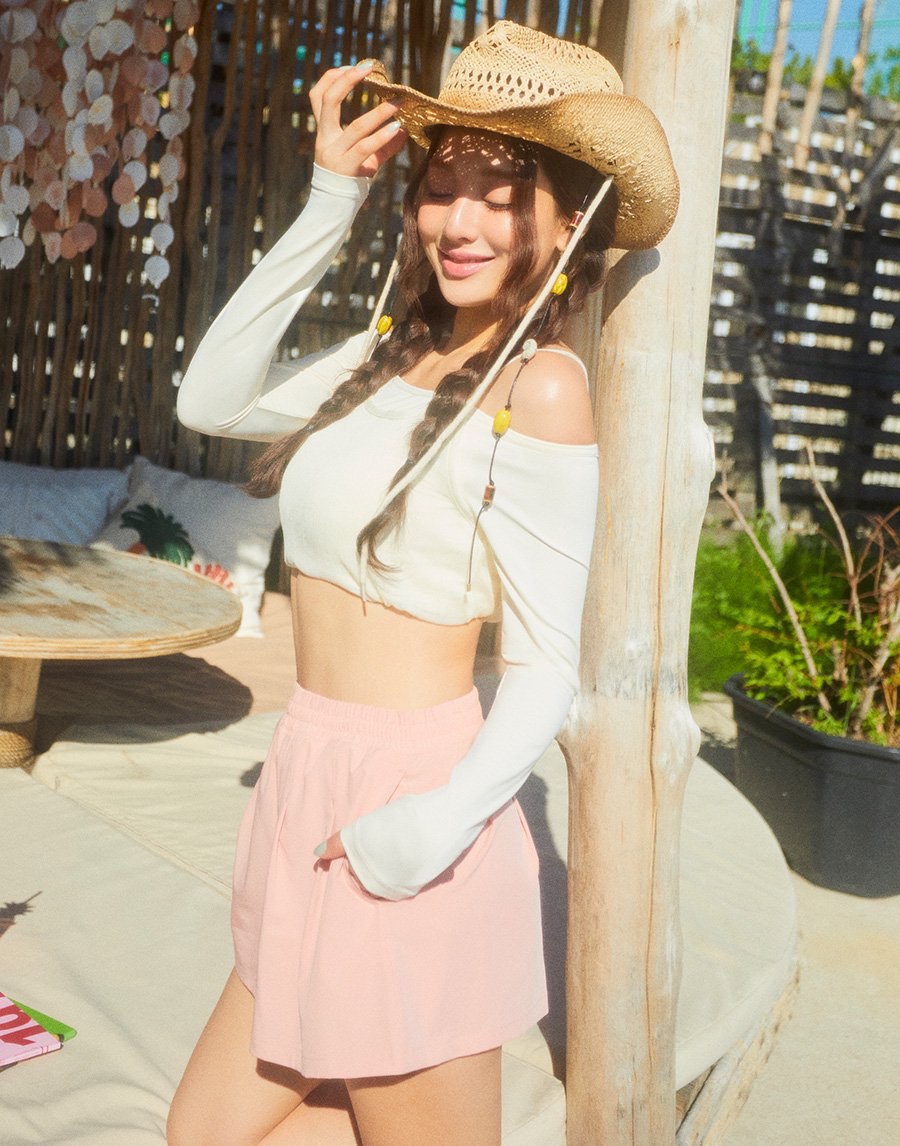 cactusjihyo's tweet photo. sun-kissed jihyo you are PERFECT https://t.co/pv7FyUF9XC