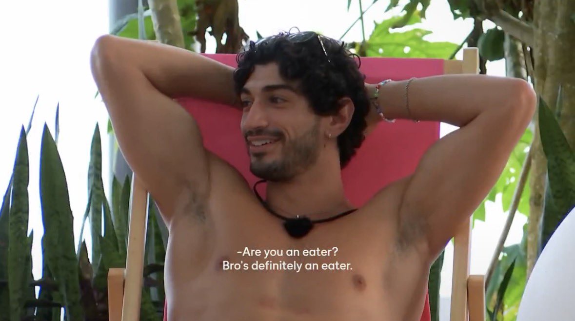 studlov3r's tweet photo. They trynna have a threesome with Trinity chi #loveislandusa https://t.co/gcPaAs2lip