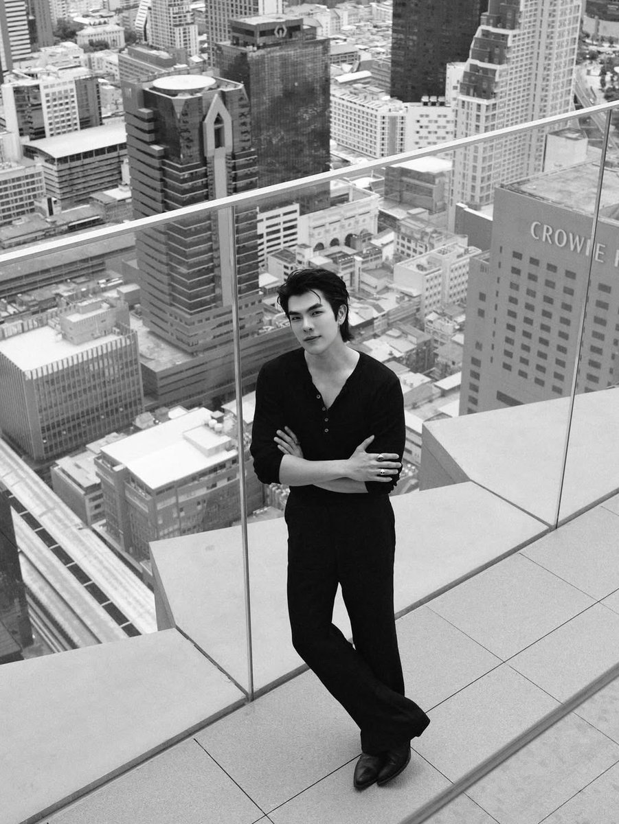 ttotheatother's tweet photo. แหล่งรวมคนเท่😎✨

#GreenyRoseSelcaDay 

@milephakphum
#MilePhakphum https://t.co/DM9rLzsQih