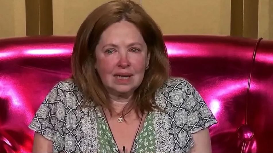 Maximil32063271's tweet photo. Le voy a creer el patriotismo a Andrea del chorra cuando devuelva lo que le robó al pueblo argentino.

#GranHermano https://t.co/3xiW5odp3r