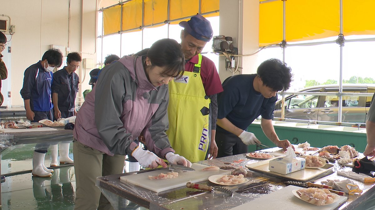 ktstv's tweet photo. 📺KTS鹿児島テレビ　今夜10時54分～
『 #河内あづきの鹿児島あっちこっち　シーズン2』

／
漁師への道を切り拓け！

～かごしま漁業学校～
＼

「かごしま漁業学校」は、漁業の現場で活躍するための第一歩として、漁業に関心のある方を対象とした実践的な技術や知識を学べる研修の場です。

番組では、実際の研修風景や参加者の体験を通して、入門研修や漁業の魅力を紹介します。ぜひ、ご覧ください。

https://t.co/wxEaZQ2RAP
#KTS鹿児島テレビ #ktstv #河内あづき