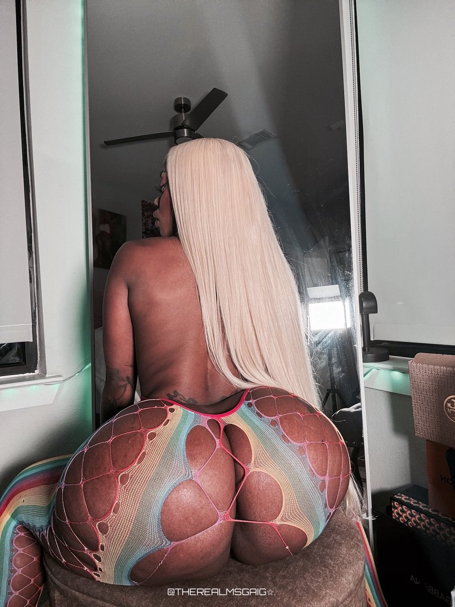 THEREALMSGAIG's tweet photo. — a good view from the back 🌠. https://t.co/EHjgMV1TrU