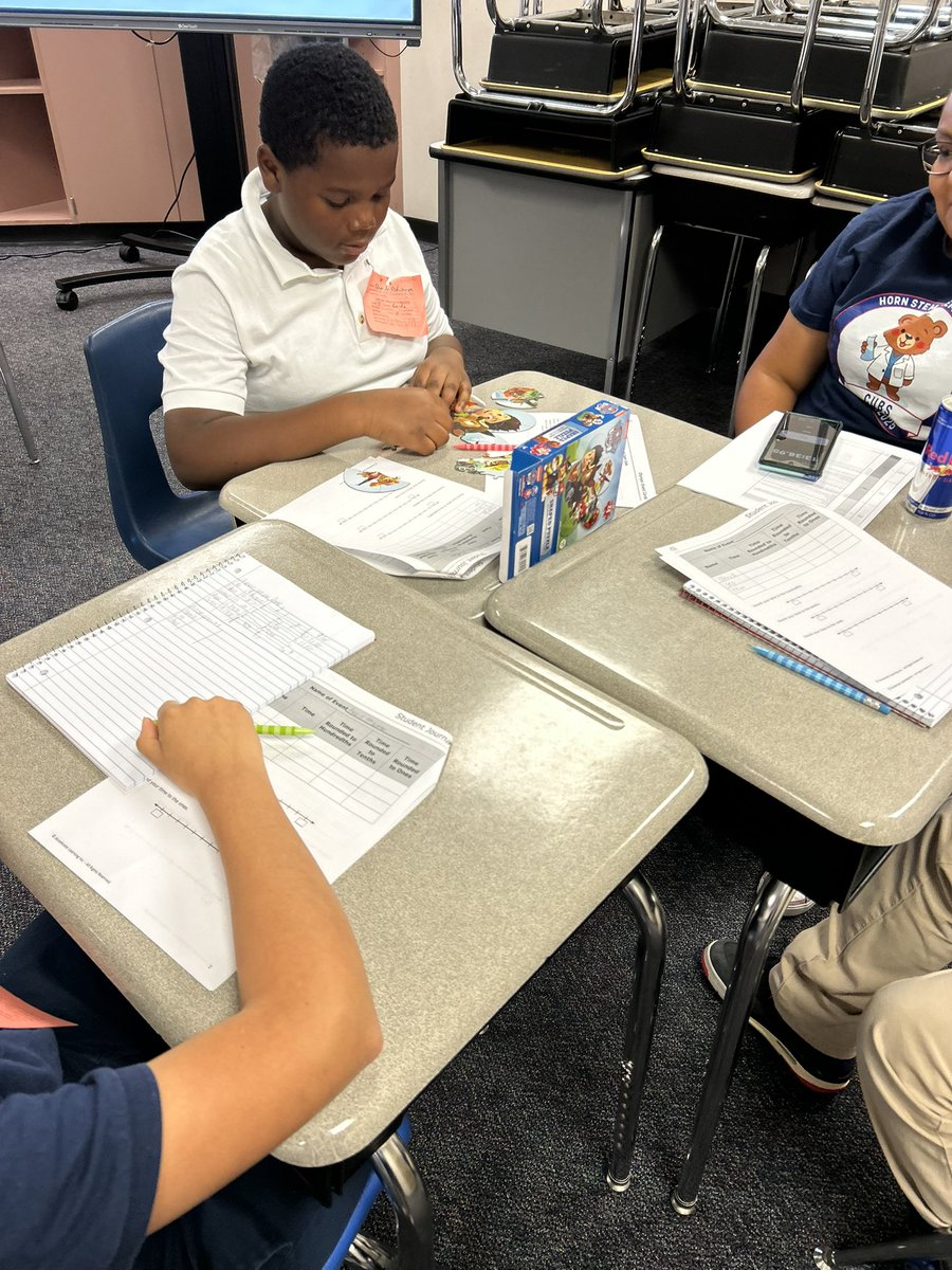 KLZscience's tweet photo. YISA math students learned about rounding using real world problem-solving, pattern blocks, and puzzles. #abstract-thinking @AliefScience @AliefISD @aliefstem @TheExecEFFECT @AliefInnovators https://t.co/ozGBqcljp6