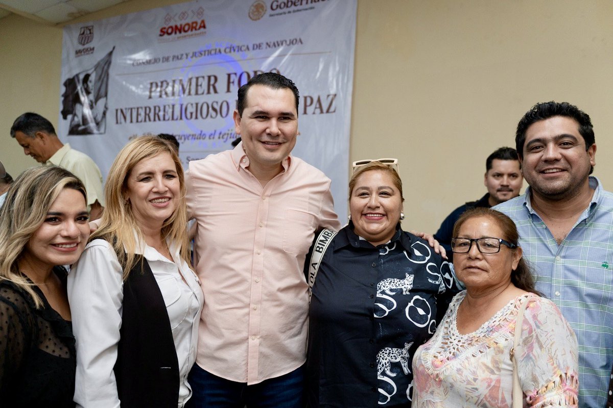 AdolfoSalazar_'s tweet photo. La construcción de la paz es una responsabilidad compartida que exige diálogo, participación y compromiso social.
                                                                                              El Primer Foro Interreligioso por la Paz fue una valiosa oportunidad para intercambiar experiencias y fortalecer una agenda común orientada al bienestar de las comunidades. En el gobierno que encabeza nuestro gobernador @AlfonsoDurazo reconocemos y respaldamos estos espacios de encuentro porque contribuyen a la reconstrucción del tejido social, fortalecen la cohesión comunitaria y promueven una cultura de paz que genera bienestar para las familias sonorenses.