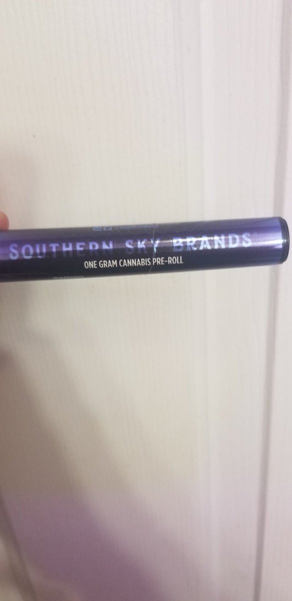 SippiTen's tweet photo. Are you use to buy your weed like this years old or buys it like this years old? https://t.co/ORB794BT73
