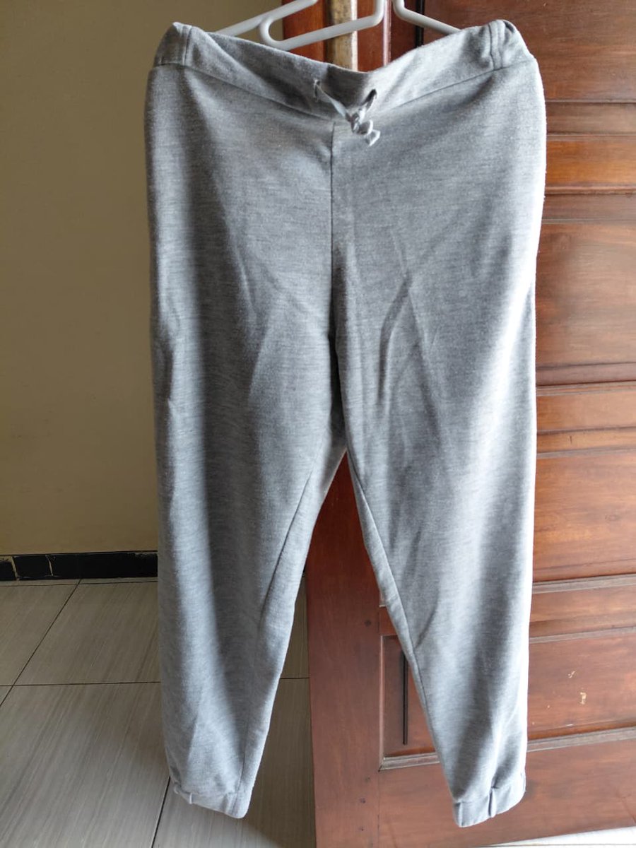 slippwer's tweet photo. @unicefess training abu colorbox 50k
sweatpants hijau hnm 90k https://t.co/NizhwrV07f