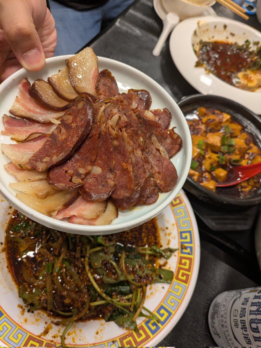 Yasu6809's tweet photo. 久しぶりの更新
上海出張、今回は現地の人とお勧めの四川料理😋
辛か���たけど美味しいかったー😝🔥
なんか中華系以外のSNSは少しリスクがあるので出国ゲートでアップ https://t.co/hufHTCSRqx