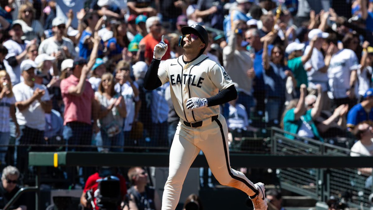 IISwitchII's tweet photo. Players To Do The Following in 2026:

≥ 145 PA
≥ 80th Percentile xwOBA, xBA, xSLG, Hard Hit%
≥ 90th Percentile Barrel%
≥ 95th Percentile Avg Exit Velo
≥ 114.5 MPH Max EV

Yordan Alvarez, Shohei Ohtani, Dominic Canzone https://t.co/juM5a1Cdpz