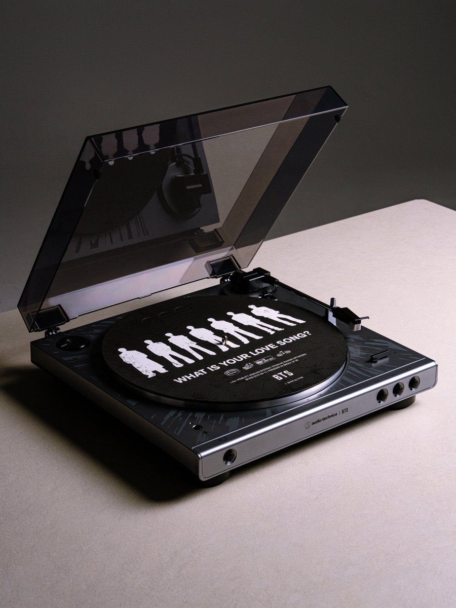 LottiesxWorld's tweet photo. 🎁 VINYL PLAYER FOR GIVEAWAY! 🎁 https://t.co/BG0W1l0Ks5