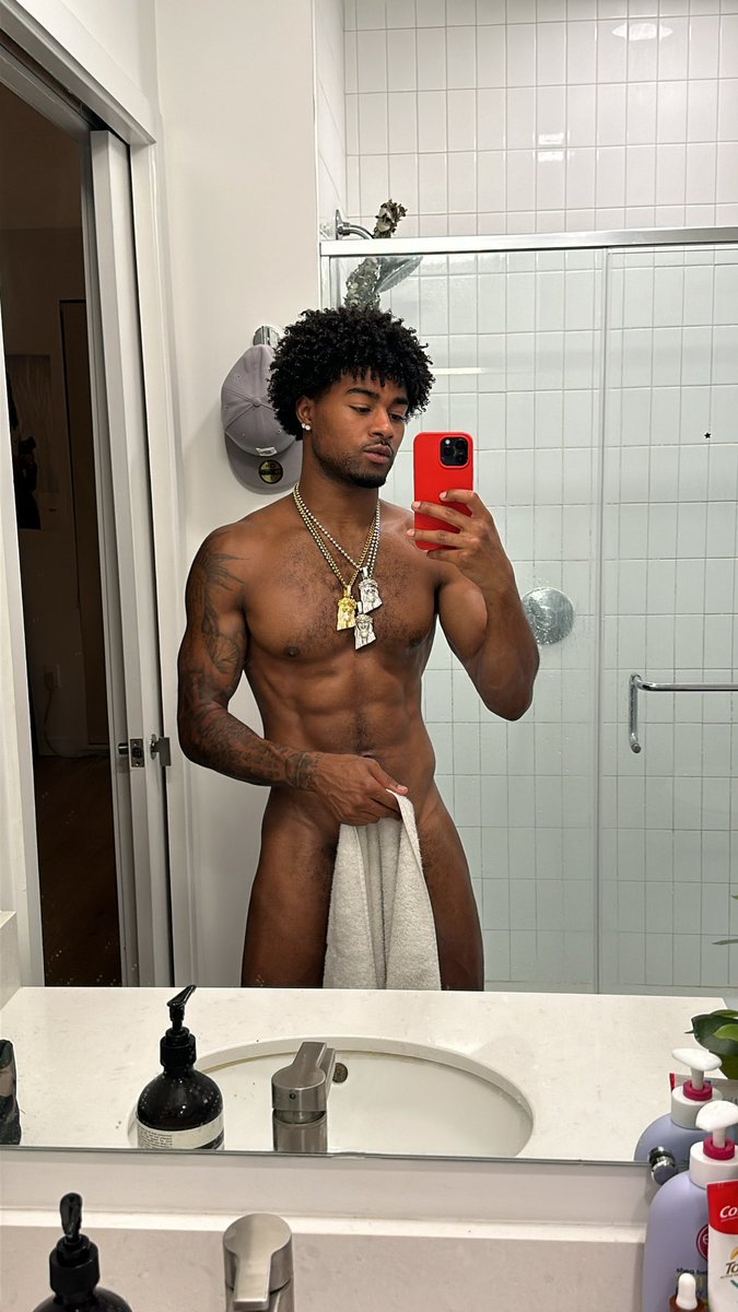 scjr__'s tweet photo. RT this if you love blk men 🙂‍↕️ https://t.co/9TOBcvM94v