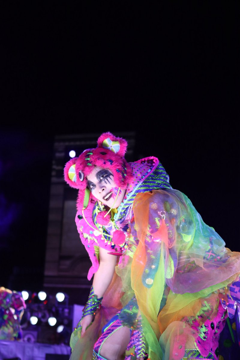 KuReHa2869's tweet photo. #ハミクマスウィートスクリームパーティ
#usjファン
#ハロウィンホラーナイト
#ホラナイ
#HHN2025

被り物のボンボンがお鼻に付いたり
笑顔がキュートな🧸🍭's
今年のハロウィン🎃まで3ヶ月！
次はどんな子が来るのかな❓ https://t.co/VWWyqLKRhP