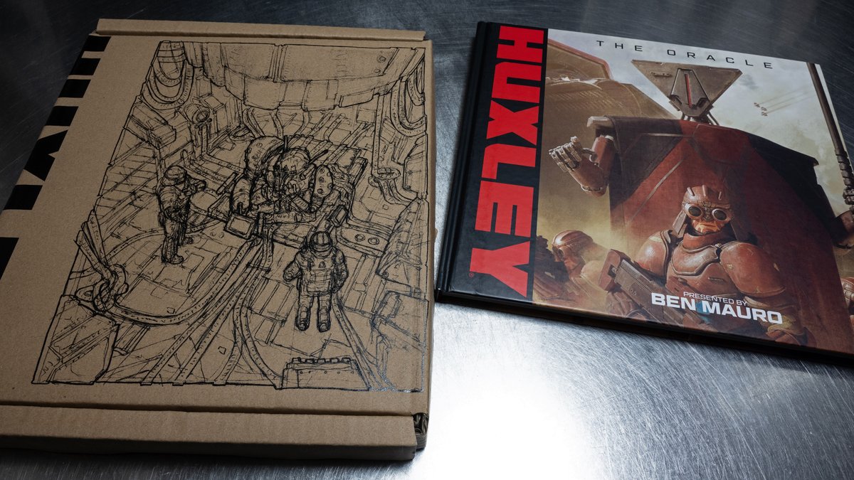 KISHI_OMORI's tweet photo. ベン・マウロさん @BenMauroArt から『HUXLEY』特装版と『THE ORACLE』をいただきました。マスター、素晴らしいサーガをありがとうございます。 https://t.co/W1UjQyQ5Ri