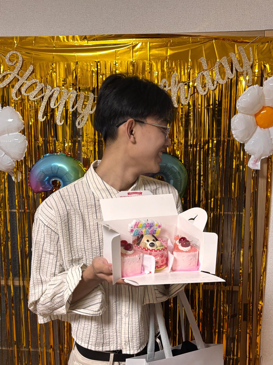 te0johh's tweet photo. gemini hri ini di rayakan, umur segini do ma best aja udh. selamat ulang tahun 🎂 https://t.co/9HUzJLJKDI