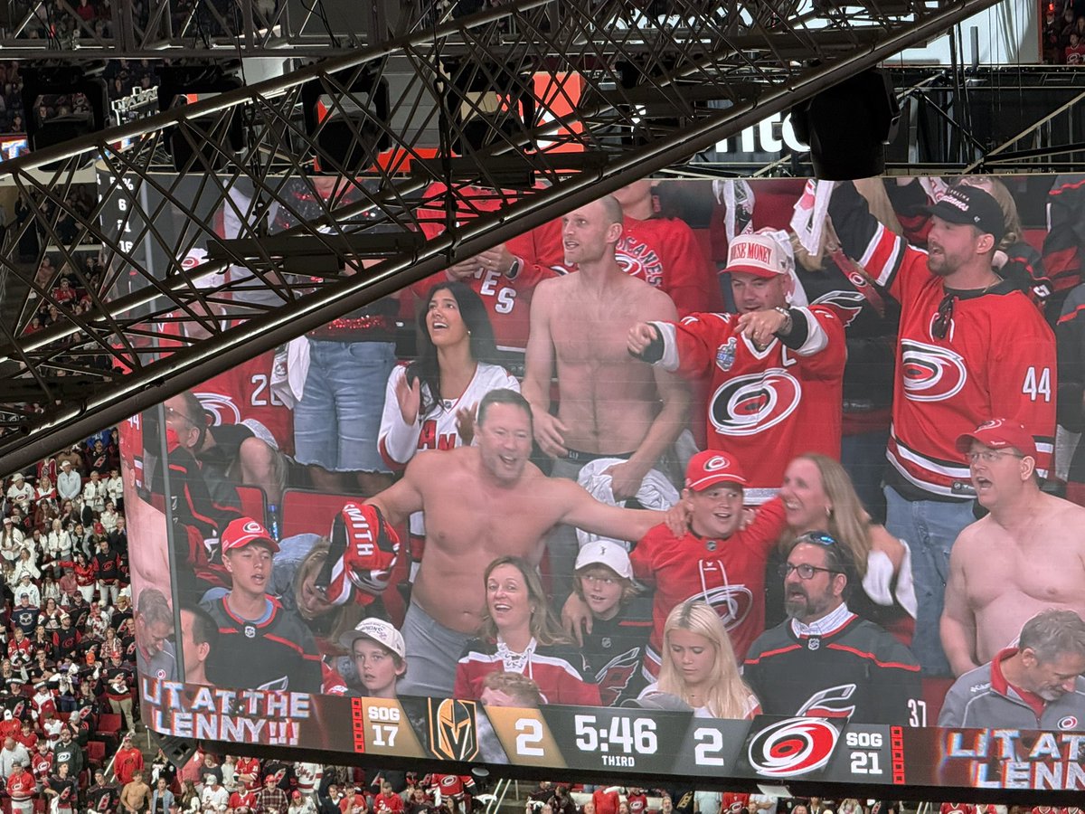 wyshynski's tweet photo. #TarpsOffRally https://t.co/hhgT9N7eLq
