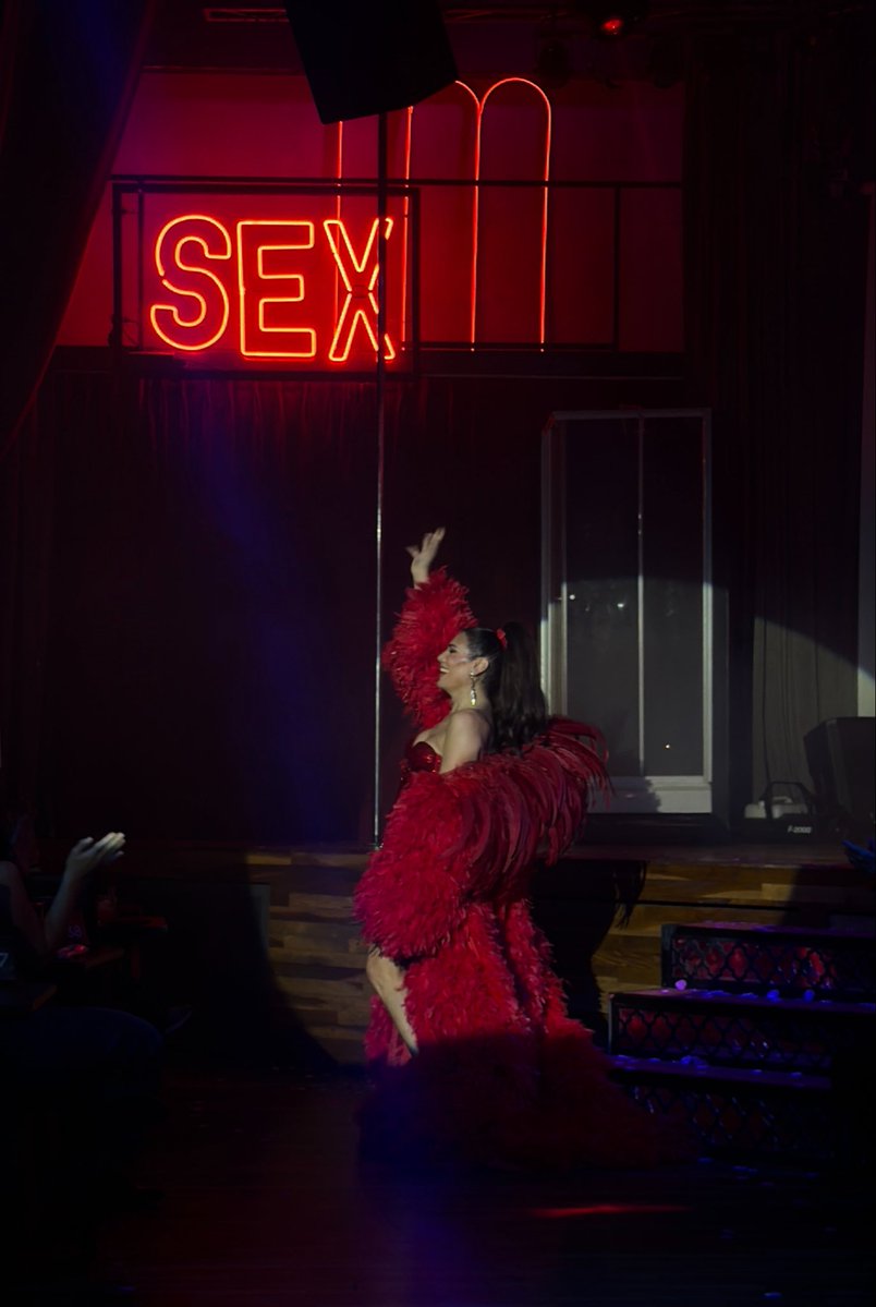 alebenevento's tweet photo. 7 años @Sexobra 🔥 increíble!! 
7 años de éxito! 
800 mil espectadores 

@muscarijoseok @paolutti @matinapp @Flordelav @agenciaAB https://t.co/MePkN20eLh