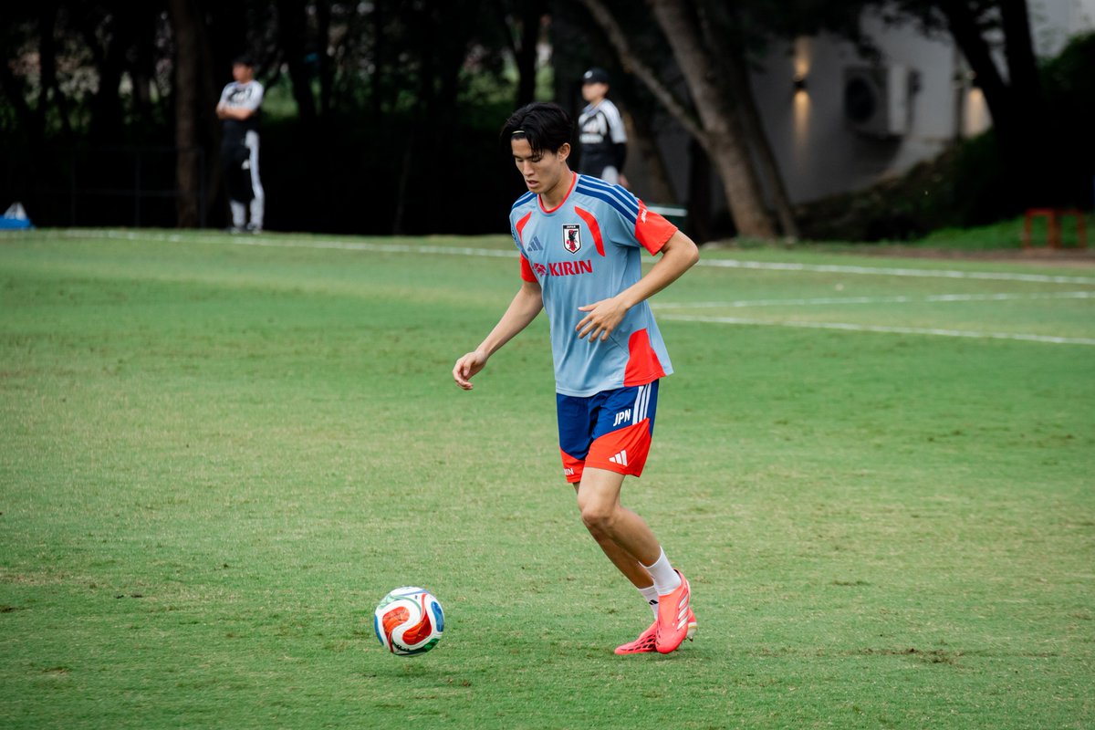 Rayados's tweet photo. La Selección de Japón realizó su primer entrenamiento en El Barrial. 🇯🇵⛰️

Un gusto tenerlos en Casa, @jfa_samuraiblue. 🔥🤠 https://t.co/4ODg95kpXs