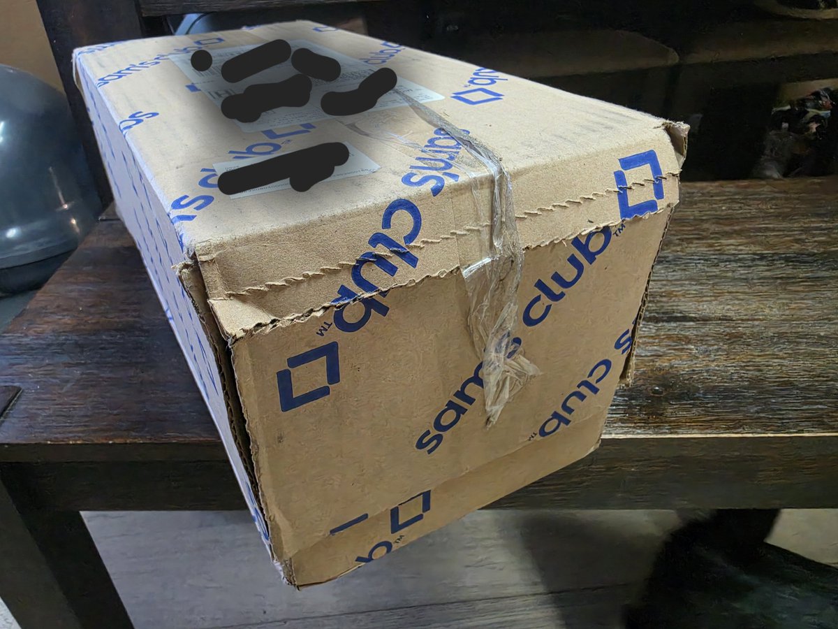 Meatball420_Eth's tweet photo. WELL IT HAPPENED TO ME AN MILA. @FedEx AND THEIR DIRTY EMPLOYESS. TOOK PICS CAUSE I KNEW THE BOX WAS TAMPERED BEFORE OPENING. @SamsClub MAYBE UPS OR USPS IS THE WAY!  BOTH SPC OPENED AND ALL PACKS AND PROMO CARDS GONE! ME PERSONALLY JUST ANGRY. BUT SEEING MY 7 YEAR OLD CRYING. THATS JUST SOMETHING THAT MAKES ME WISH THINGS ON PEOPLE THAT I NEED TO GO TO CHURCH FOR JUST THINKING IT!
😔
