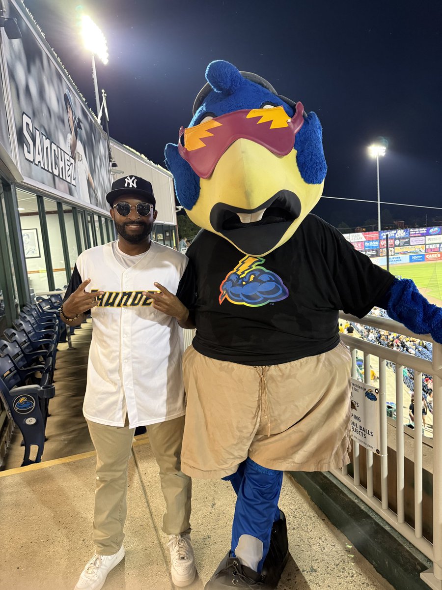 kingmaxmillian's tweet photo. It felt good to be back in my childhood ballpark, after a long 8 years, going to support my hometown team, the Trenton Thunder (@trentonthunder)! You know they’re always getting the job done when I’m in town🏡⚾️🧢🙌🏽, keep up the great work guys!👌🏽💪🏽💯 #trentonthunder #baseball https://t.co/VTVzPbu0mo