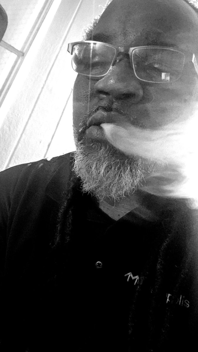 eclecticwords's tweet photo. One after a long day of work 💨 https://t.co/gkKGc45sTF