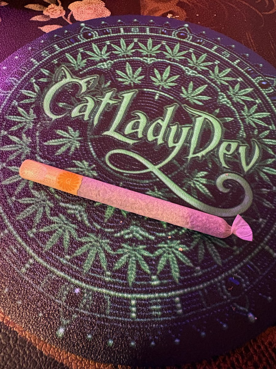 catladydev's tweet photo. @OnlyDaySavers 😶‍🌫️ https://t.co/qG8QQb2FTq