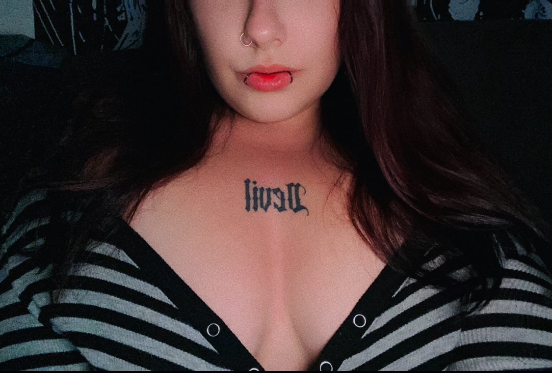 xGoddessDevilx's tweet photo. Make it rain on me Baby 💵🔥💋😈😏
https://t.co/dkIeIYZft4
#onlyfans #newposts #nsfw #findom #findomgoddess #goddess #worshipme #cumseeme #australia #model #tattoos #piercings #onlyfansgirl #milf #tattedgirl #gamergirl #gamer #clickthelink #makeitrain #money https://t.co/5VvonMebJO