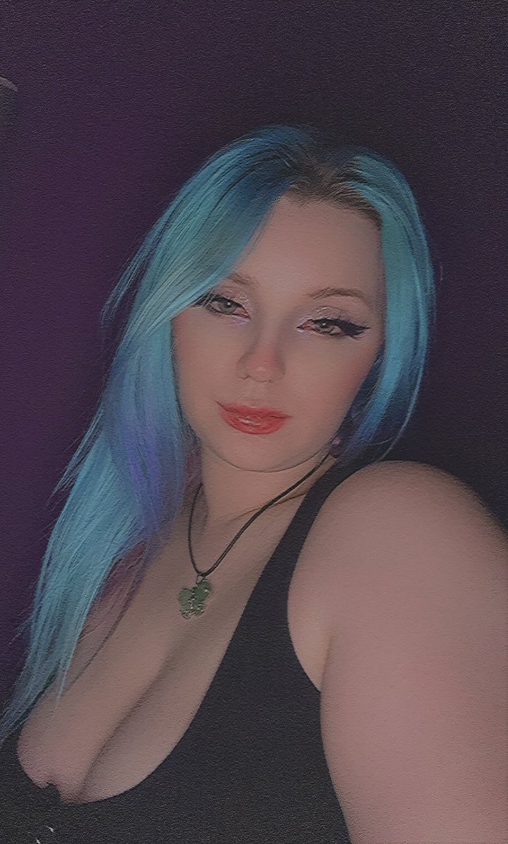 celestialnikki_'s tweet photo. 🧜🏻‍♀️🐚 https://t.co/hVrvTZhse6