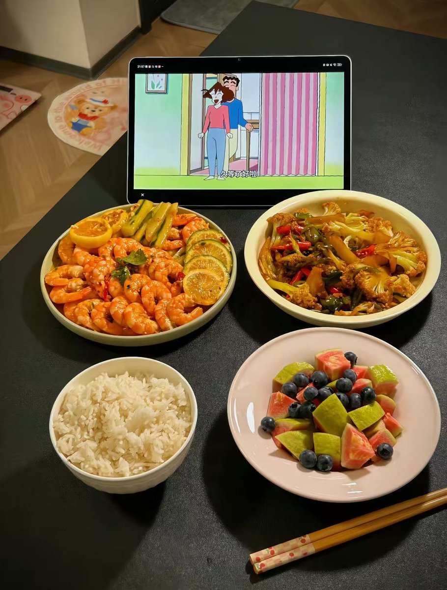 omiceti's tweet photo. 不用外出觅食，自己下厨搞定两菜一饭，饭后水果解腻，配上下饭动画，独处晚餐幸福感拉满。 #互关 #互粉 #诚信互关 https://t.co/7lcAq9jRrM