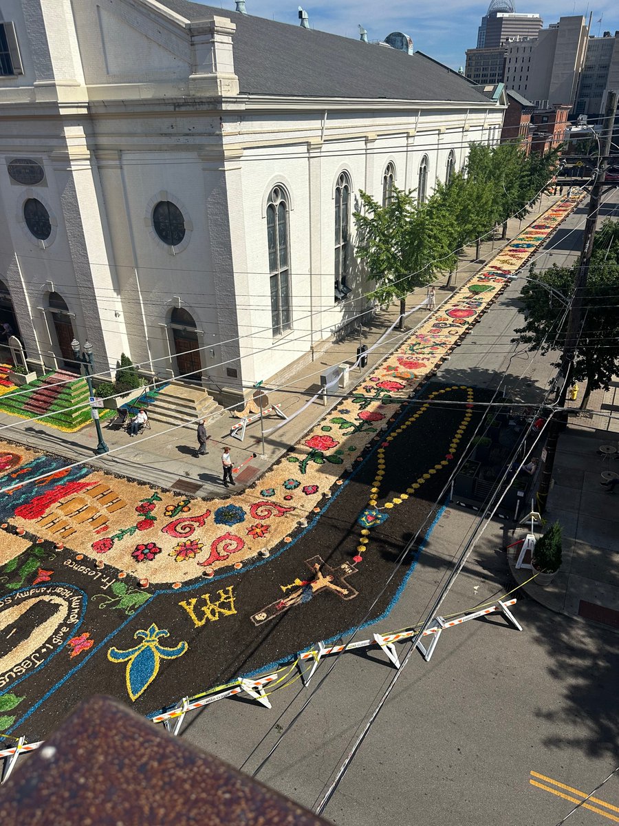EricRSammons's tweet photo. More photos of the decorated streets surrounding our parish for Corpus Christi. https://t.co/uDwJklrfDd