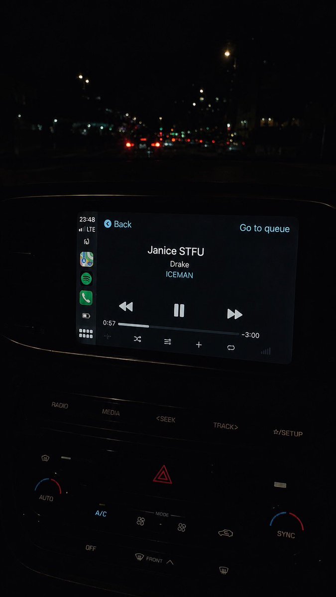 dropsofjb's tweet photo. beep beep https://t.co/CkLLyM72pE