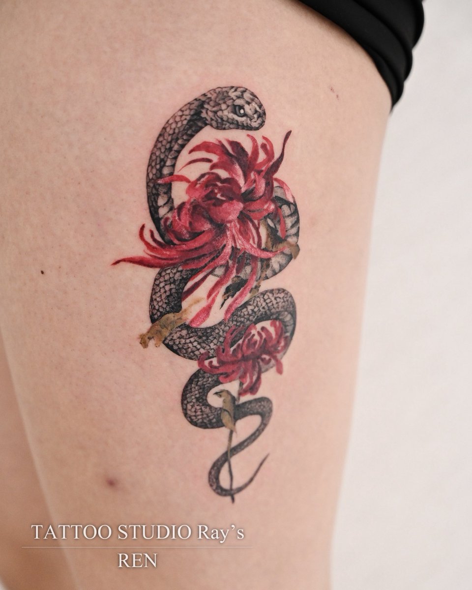 rays_co's tweet photo. l◤ New ◢l

『蛇 &amp; 彼岸花』

Tattooed by REN（Kyoto Studio）

▷ オフィシャルページ・ご予約
https://t.co/ySXk4FHMwr https://t.co/G6qKxkRxHv