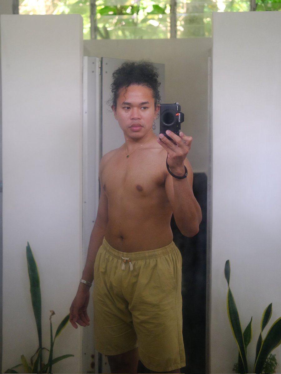 WarrenNotWaren's tweet photo. Dipping into Sto. Niño Cold Spring like a piece of halo-halo ice.🧊 https://t.co/cGiU4aF4oo