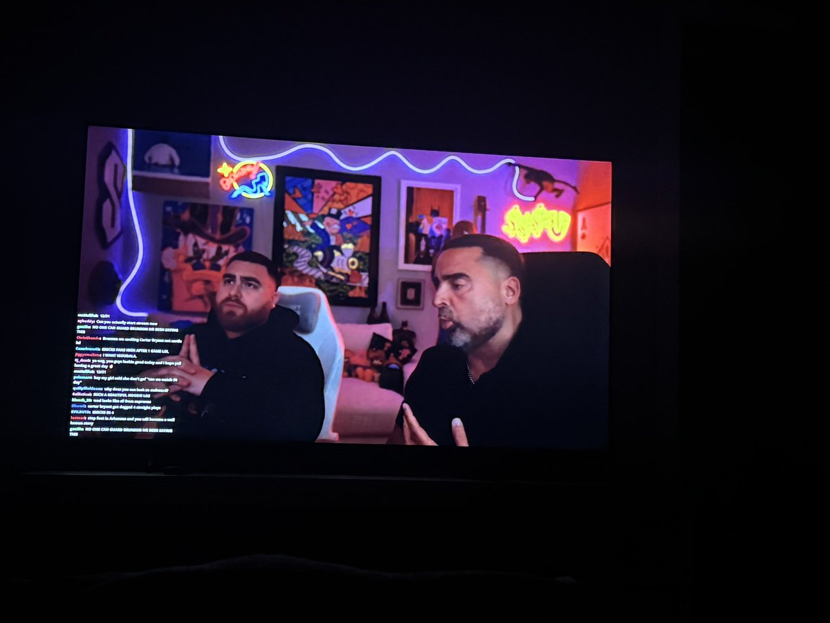 Dommy_Dukes's tweet photo. Thursday night mood @LosPollosTV @LouStandUP1 https://t.co/3oiZfZUlJC