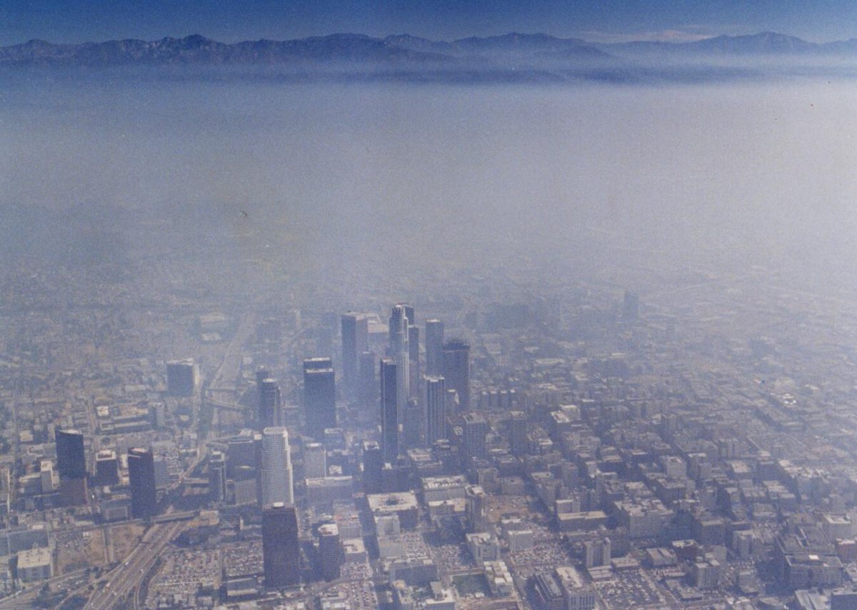 yeahmisterguy's tweet photo. @LexStepp L.A. not the same without the daily 1980's smog. https://t.co/tnLPG3MBeW