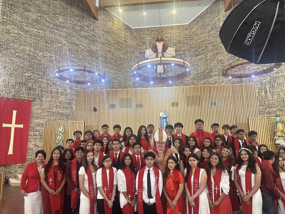 BpOlsonFW's tweet photo. Congratulations to the 92 newly confirmed Catholics from St. Matthew’s  parish in Arlington, Texas! @@FWDiocese @NTCatholic @NolanCatholic @MartinHigh @AlvaradoHigh @uccatuta https://t.co/0pO3T4oi6R