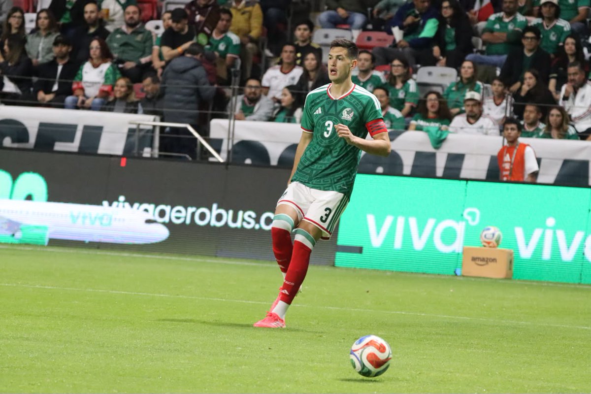 PressPortmx's tweet photo. ¡Descanso!

Se termina la primera mitad, @miseleccionmx le gana 2-1 a @FSSrbije con un autogol en el tiempo de compensación.  

#Mundial2026 📸 @AlanRA23 https://t.co/cFhpYzATVF