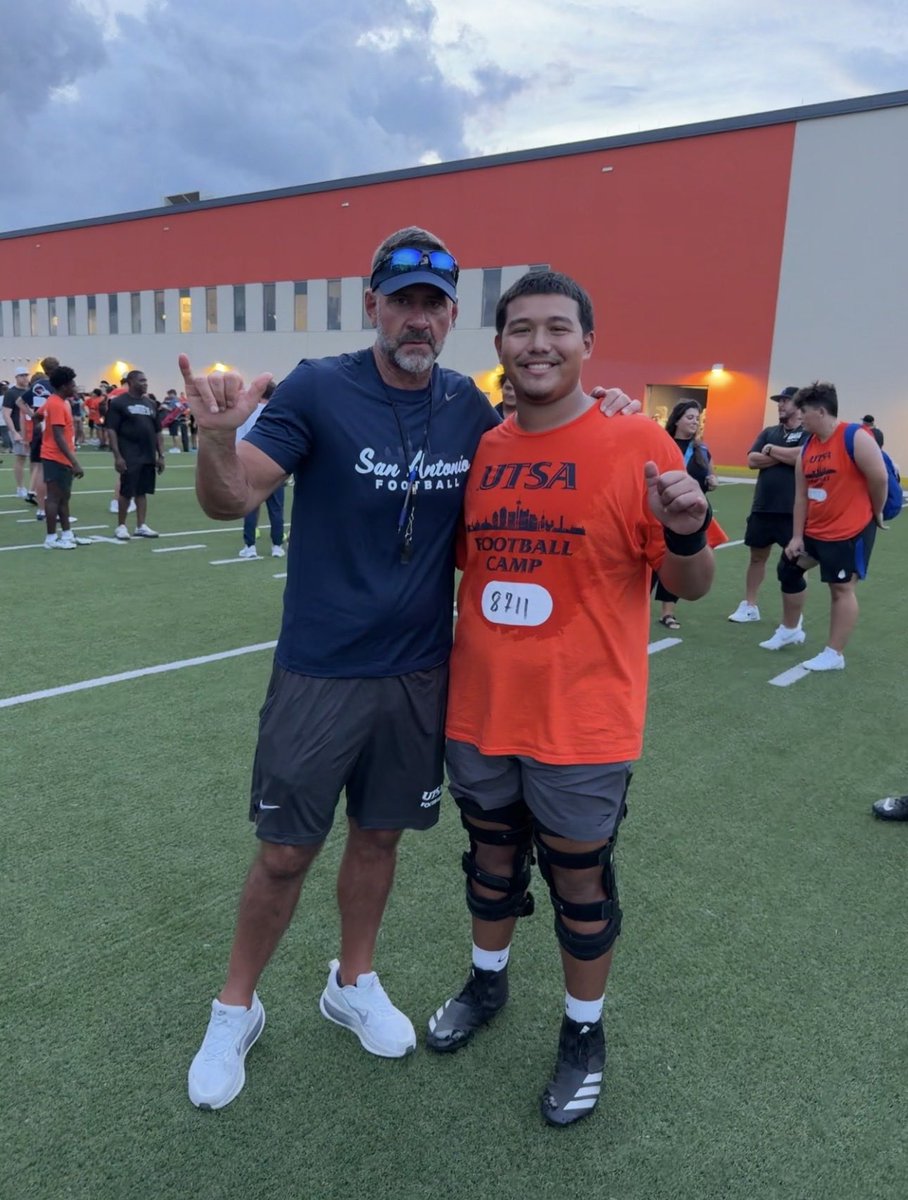 NathanOjeda5's tweet photo. Had a great time at the @UTSAFTBL camp thank you @denarius11 for showing me the amazing facilities &amp; thank you @KurtTraylor for coaching me up. https://t.co/IBnrbUVVoT
