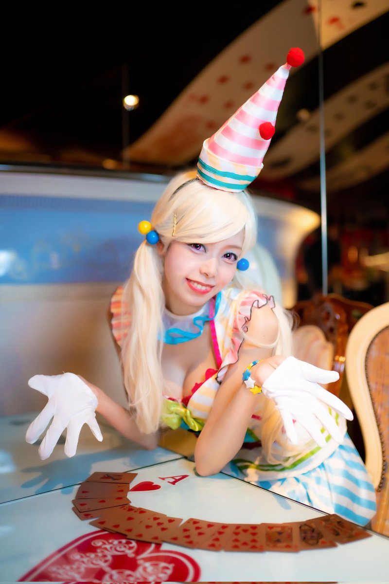 mai3104mai's tweet photo. 雨女は今年も無事に
レベルアップしました🎂

誕生日に台風は慣れたもんです🌪

嵐がいなくなって
違う嵐が来てくれたんだなー
とか思いながら
長靴とカッパで外に出ました☂️👢

今週は田植えの
お手伝いに行くよ
(ง🌾 ˙˘˙ )ว🌾
.
.
#model #portrait #japan
#cosplay  #casino
#迷宮の国のアリス https://t.co/aNRfZRYARn