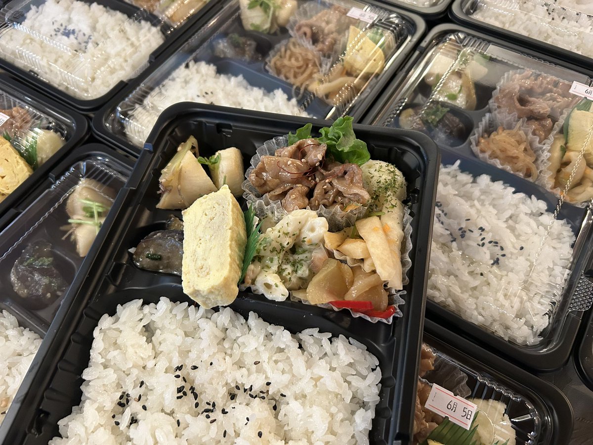 kamakuraya0624's tweet photo. 今日の「職場deカマクラヤ」弁当は豚肉のオイスター炒め🐖 https://t.co/J0X3CV0bhu