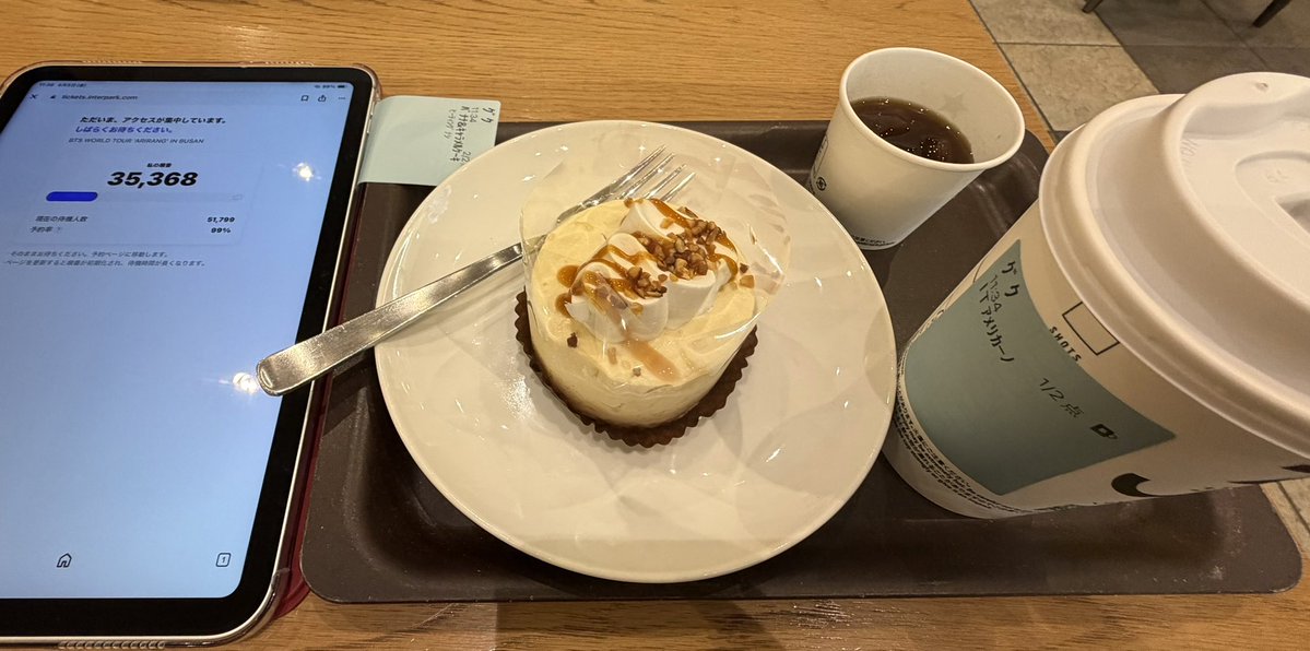micky1026's tweet photo. 昨夜は「一時的なエラーが発生しました。」って！私だけ独特なエラーなんで？🤷‍♀️
意気込んでまたネカフェ行ったけどネカフェで成功した事ない！ぐるぐるとかエラーばっか🌀
行きつけのネカフェにようやく見切りをつけた、👋👋
休憩中も iPad
早く 一生iPad持ち歩く変な人卒業したい🥺 https://t.co/bm6TTwh7Uj