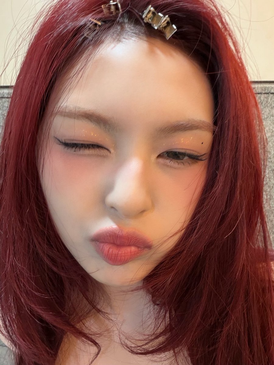 chiqiutaa's tweet photo. Just quick check in the mirror. https://t.co/Lh8FBXf6om