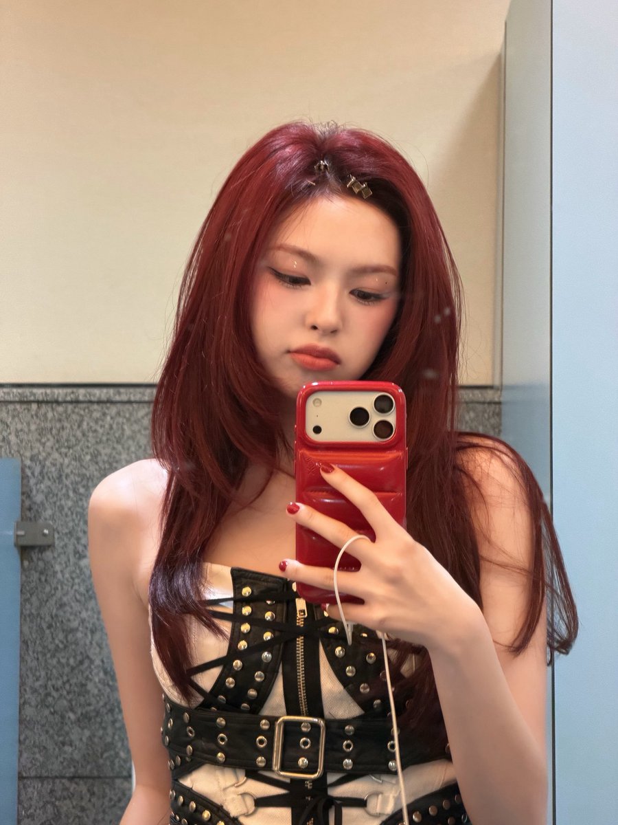 chiqiutaa's tweet photo. Just quick check in the mirror. https://t.co/Lh8FBXf6om
